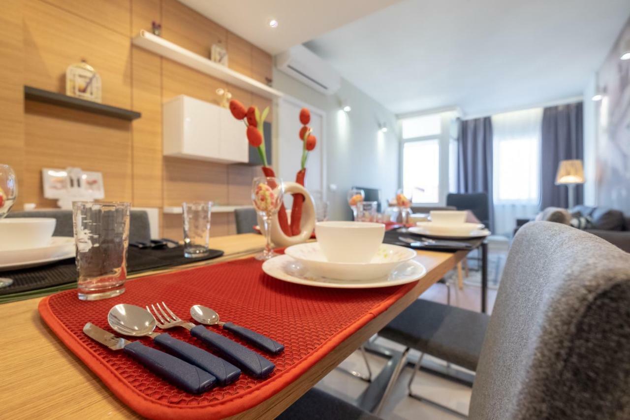 Vitosha Blvd Luxury 2-Bedroom, 2-Bathroom With Balcony Sofia Luaran gambar
