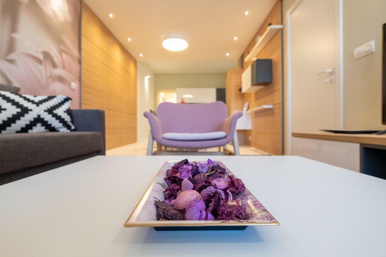 Vitosha Blvd Luxury 2-Bedroom, 2-Bathroom With Balcony Sofia Luaran gambar