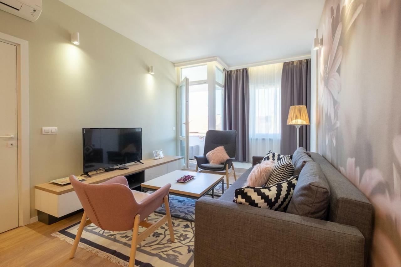 Vitosha Blvd Luxury 2-Bedroom, 2-Bathroom With Balcony Sofia Luaran gambar