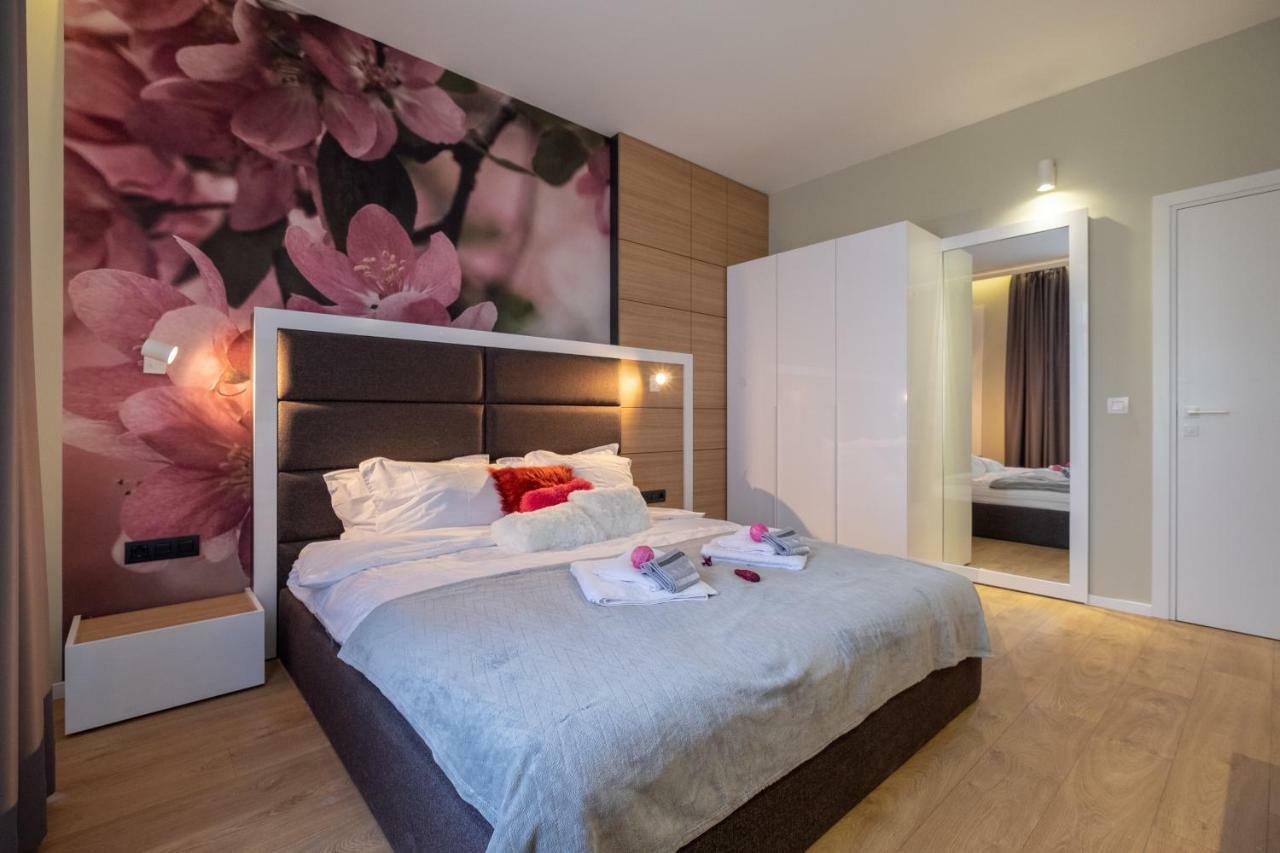 Vitosha Blvd Luxury 2-Bedroom, 2-Bathroom With Balcony Sofia Luaran gambar
