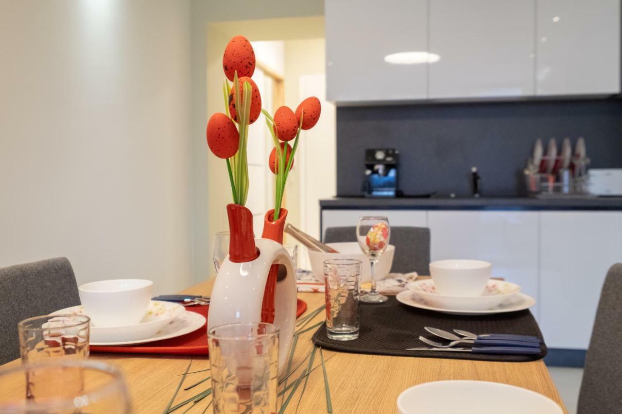 Vitosha Blvd Luxury 2-Bedroom, 2-Bathroom With Balcony Sofia Luaran gambar