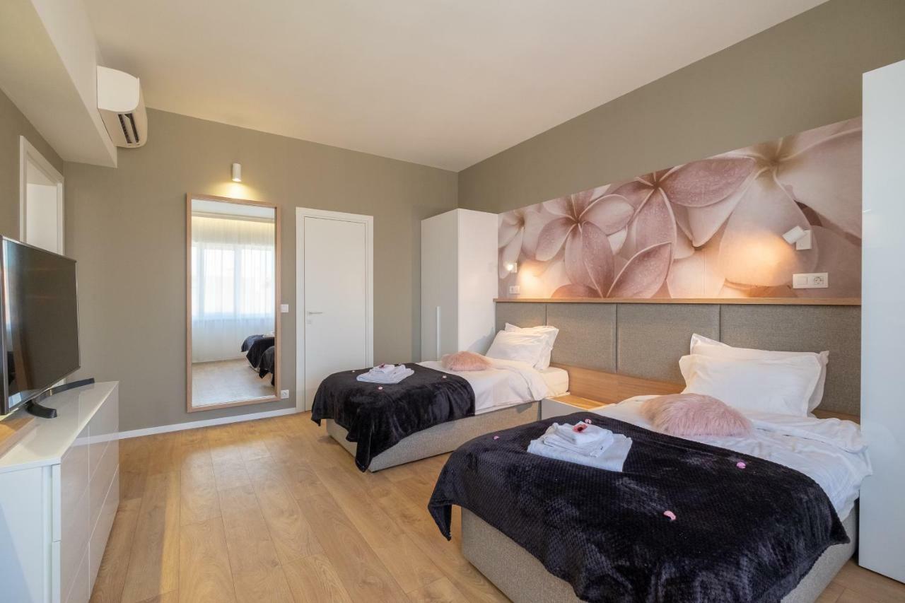 Vitosha Blvd Luxury 2-Bedroom, 2-Bathroom With Balcony Sofia Luaran gambar