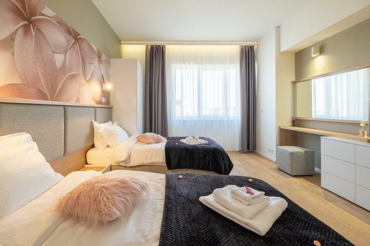 Vitosha Blvd Luxury 2-Bedroom, 2-Bathroom With Balcony Sofia Luaran gambar