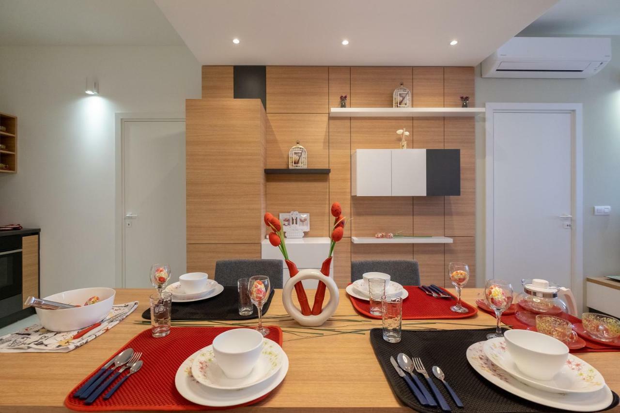 Vitosha Blvd Luxury 2-Bedroom, 2-Bathroom With Balcony Sofia Luaran gambar