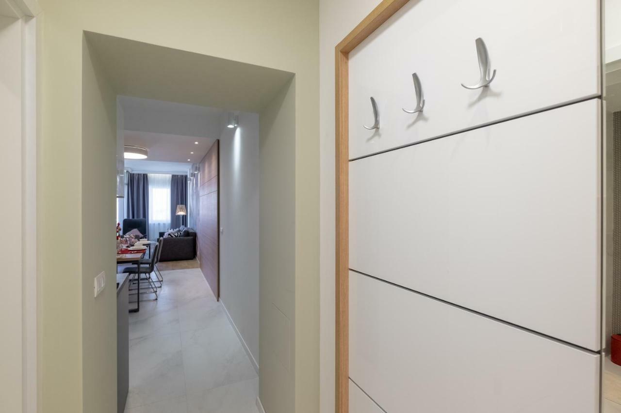 Vitosha Blvd Luxury 2-Bedroom, 2-Bathroom With Balcony Sofia Luaran gambar