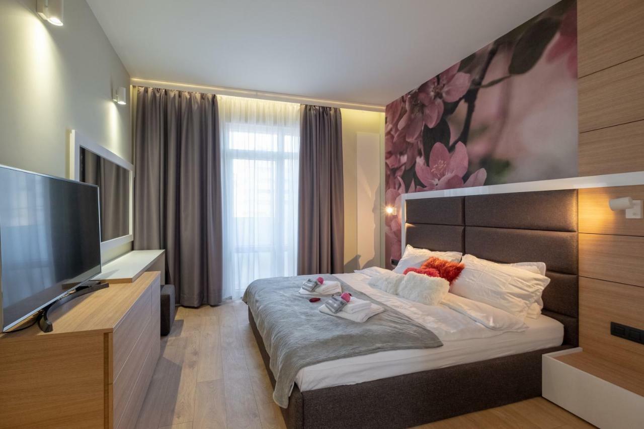 Vitosha Blvd Luxury 2-Bedroom, 2-Bathroom With Balcony Sofia Luaran gambar