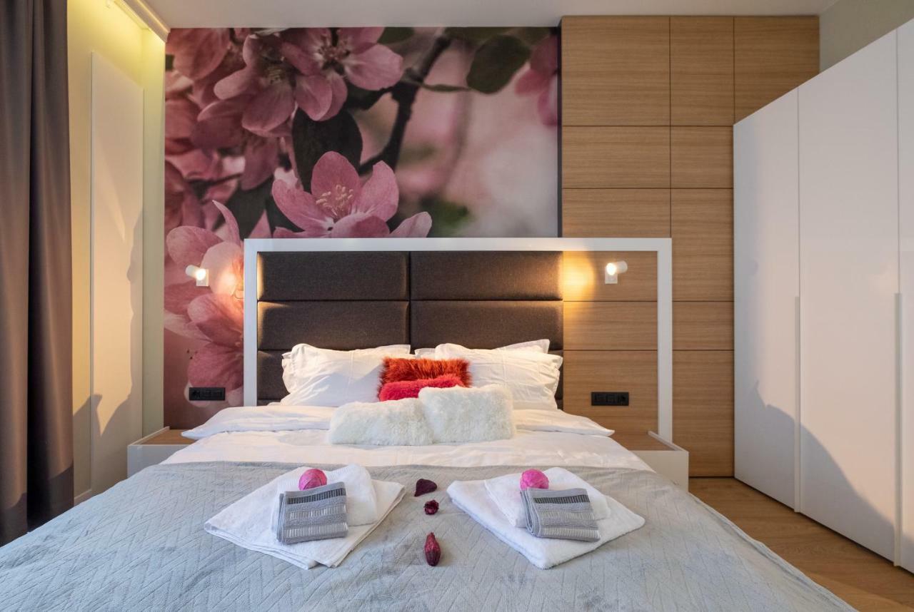 Vitosha Blvd Luxury 2-Bedroom, 2-Bathroom With Balcony Sofia Luaran gambar