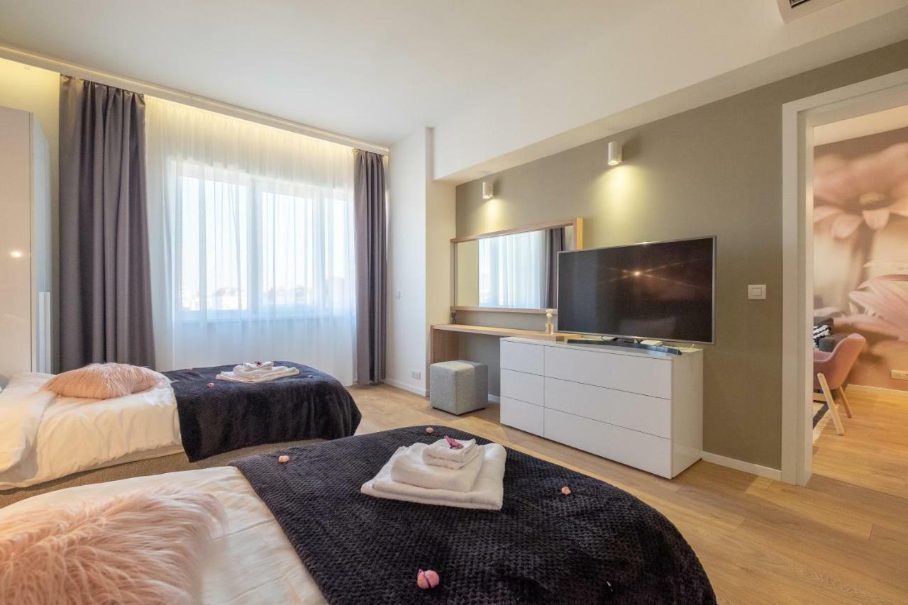 Vitosha Blvd Luxury 2-Bedroom, 2-Bathroom With Balcony Sofia Luaran gambar